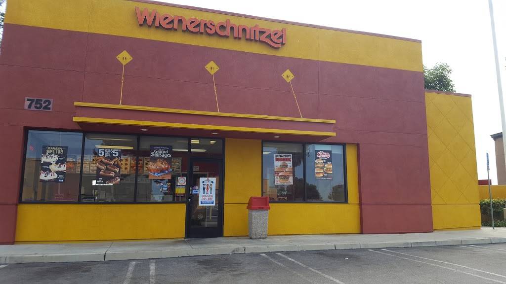 Wienerschnitzel | restaurant | 752 E Dyer Rd, Santa Ana, CA 92705, USA | 7149668543 OR +1 714-966-8543