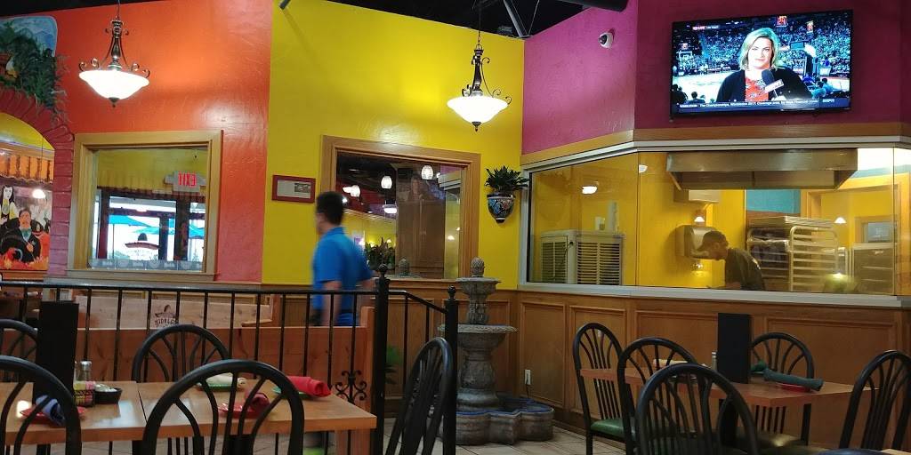 Hidalgos Mexican Restaurant & Cantina | restaurant | 200 S Santa Fe Ave, Edmond, OK 73003, USA | 4052852424 OR +1 405-285-2424