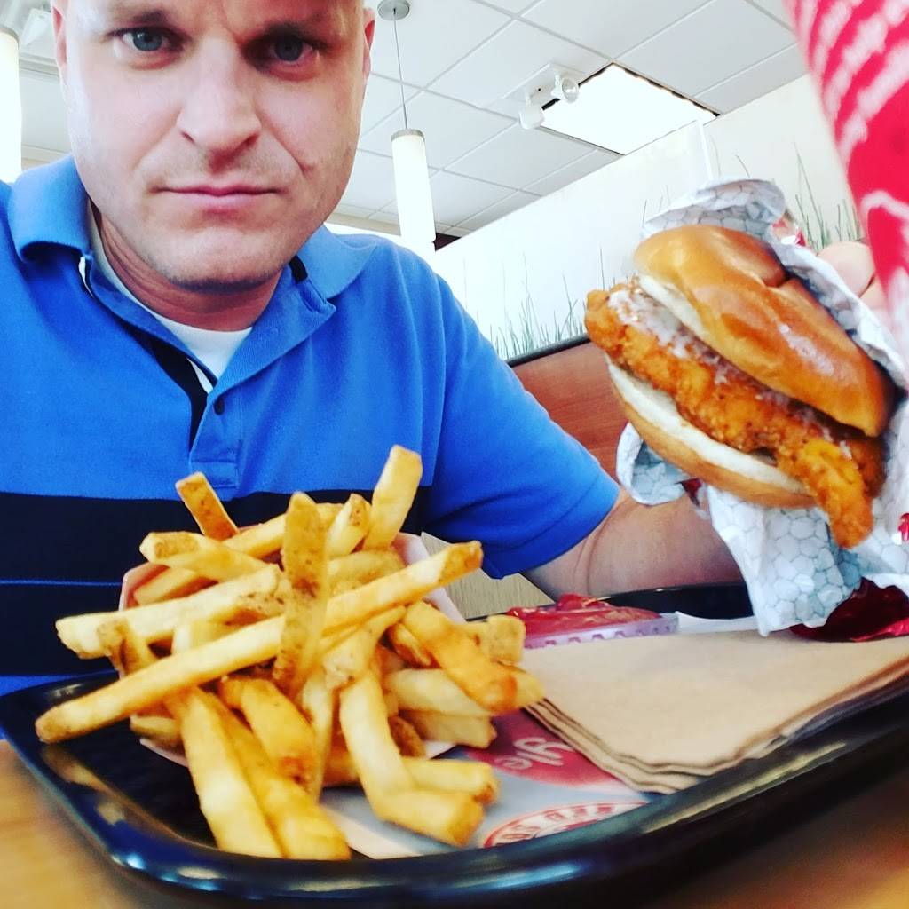 Wendys | restaurant | 660 Oak St, Brockton, MA 02301, USA | 5085887288 OR +1 508-588-7288