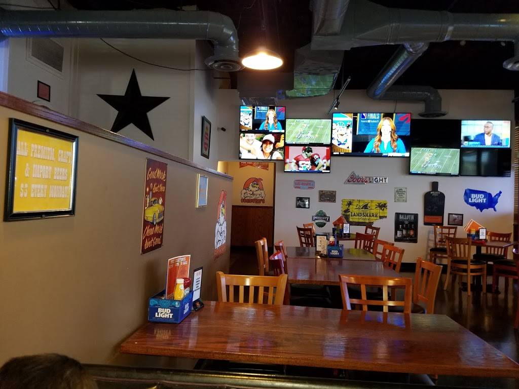 Cogburns Big Wings | restaurant | Cooper Marketplace, 825 S Cooper Rd, Gilbert, AZ 85233, USA | 4808559500 OR +1 480-855-9500