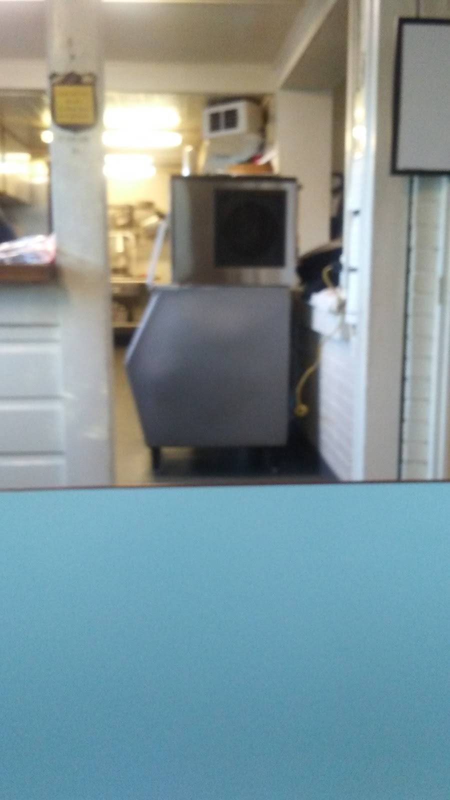 Hutchins Snack Bar | restaurant | 501 Boss Moore Rd, Caroleen, NC 28019, USA | 8286576138 OR +1 828-657-6138