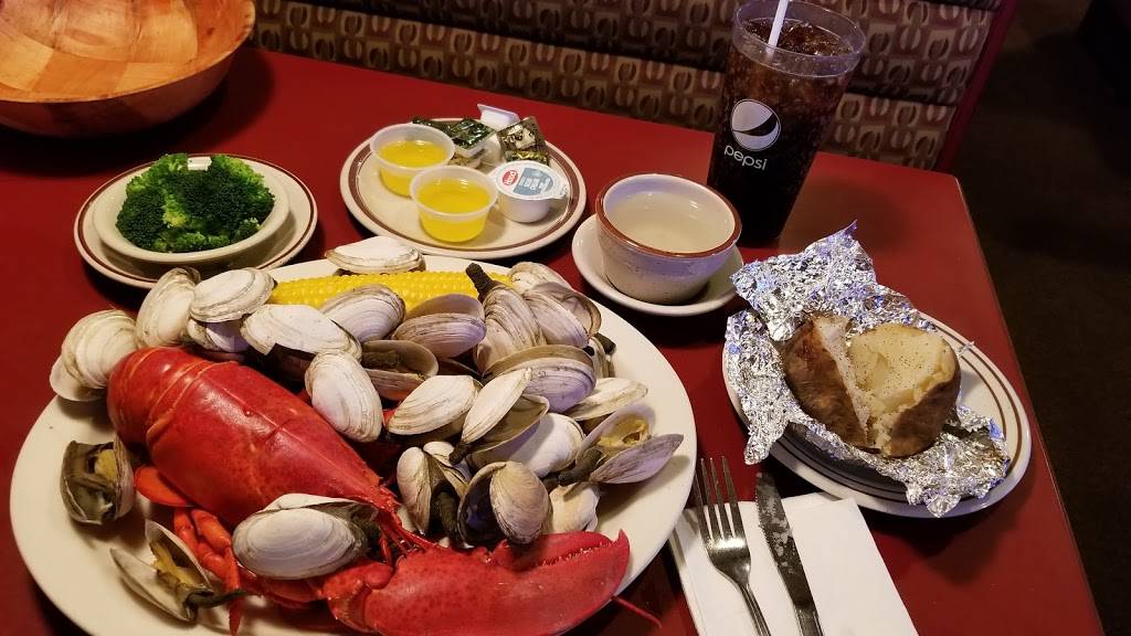 Lobster Boat Restaurant | restaurant | 453 Daniel Webster Hwy, Merrimack, NH 03054, USA | 6034245221 OR +1 603-424-5221
