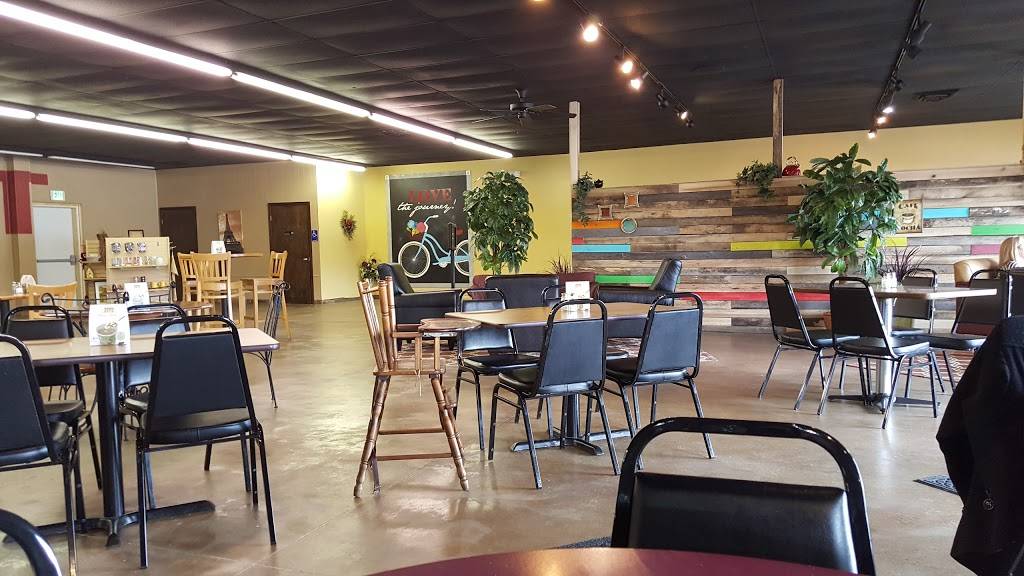 Cafe Royal | cafe | 1451 S Memorial Dr, New Castle, IN 47362, USA | 7655930454 OR +1 765-593-0454