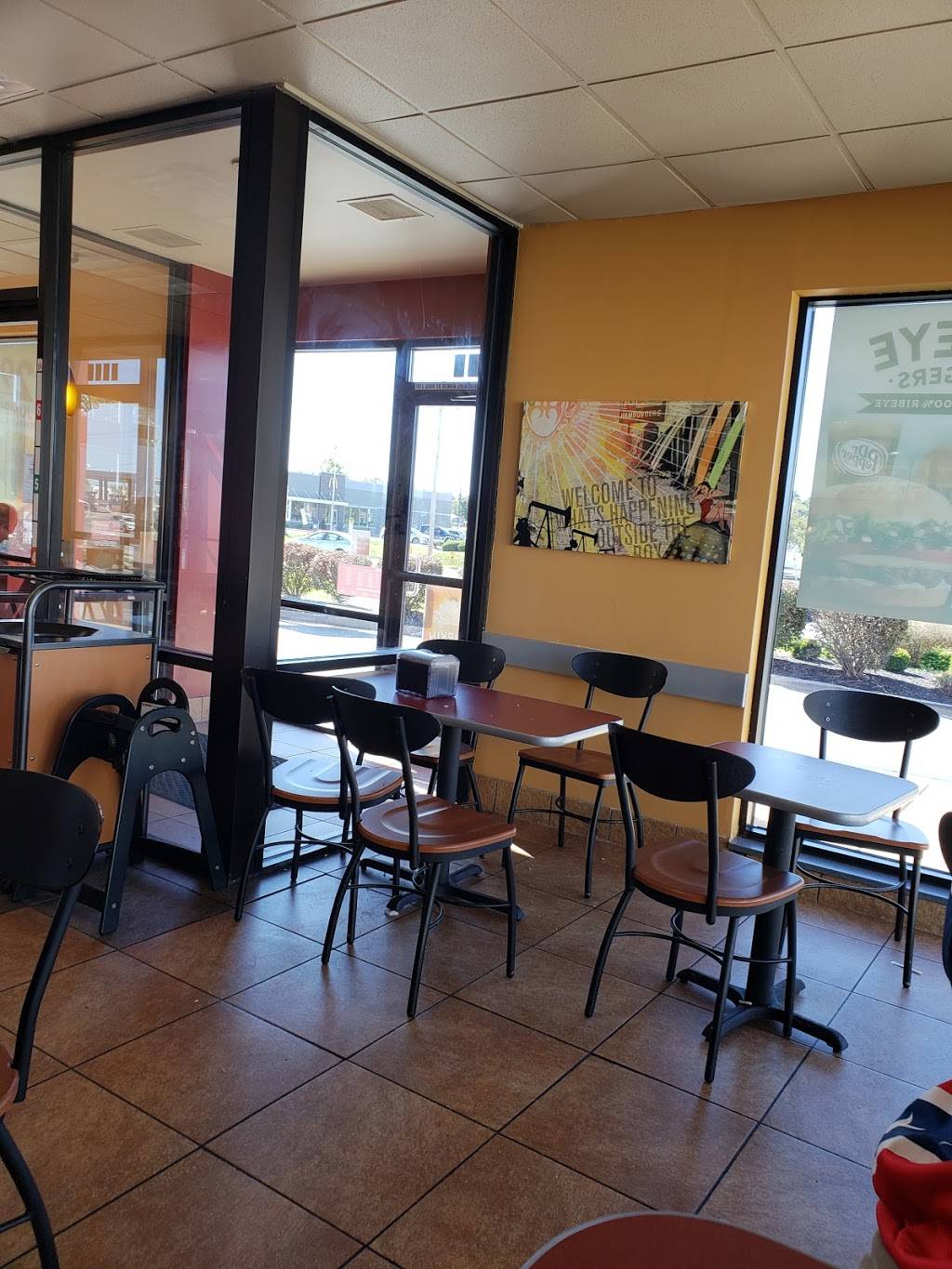 Jack in the Box | restaurant | 3710 Elm St, St Charles, MO 63301, USA | 6369474010 OR +1 636-947-4010