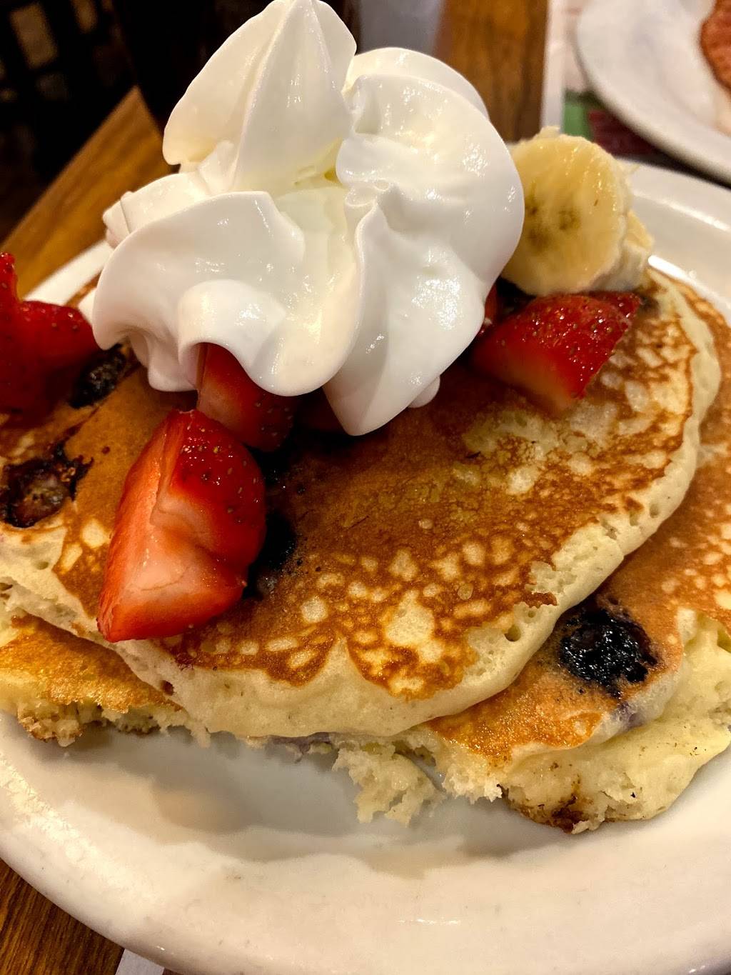 Dennys | restaurant | 205 Lewers St, Honolulu, HI 96815, USA | 8089238188 OR +1 808-923-8188