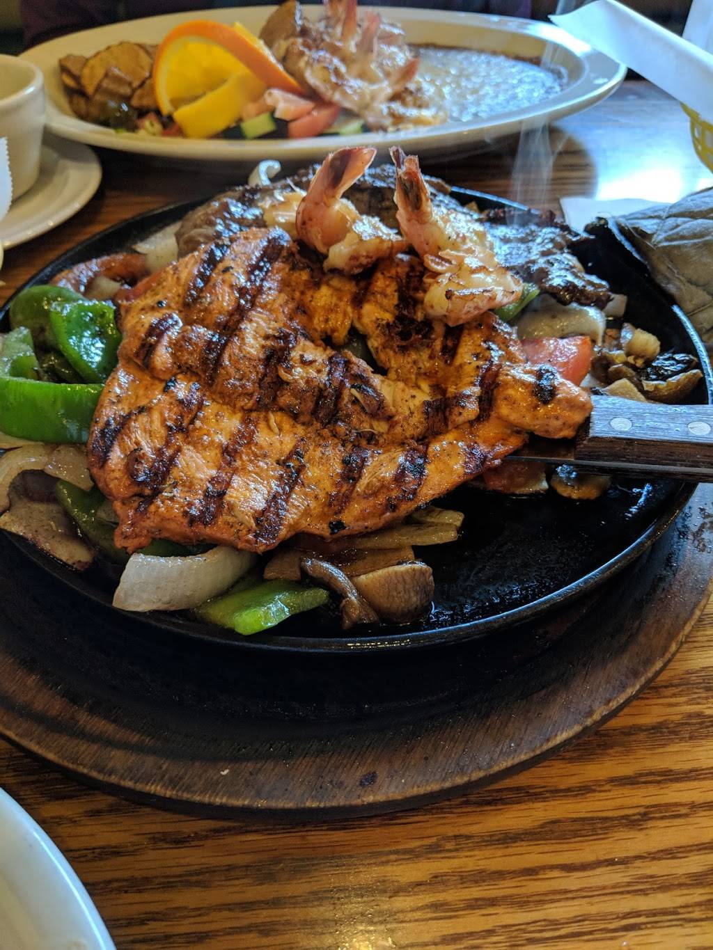 Guadalajara Mexican Grill & Cantina | restaurant | 105 N Main St, Lake Elsinore, CA 92530, USA | 9516748294 OR +1 951-674-8294