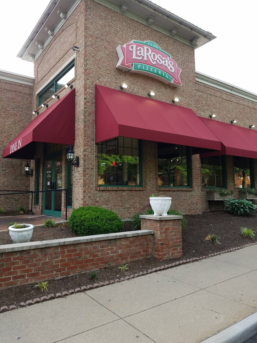 LaRosas Pizza Boudinot | restaurant | 2411 Boudinot Ave, Cincinnati, OH 45238, USA | 5133471111 OR +1 513-347-1111