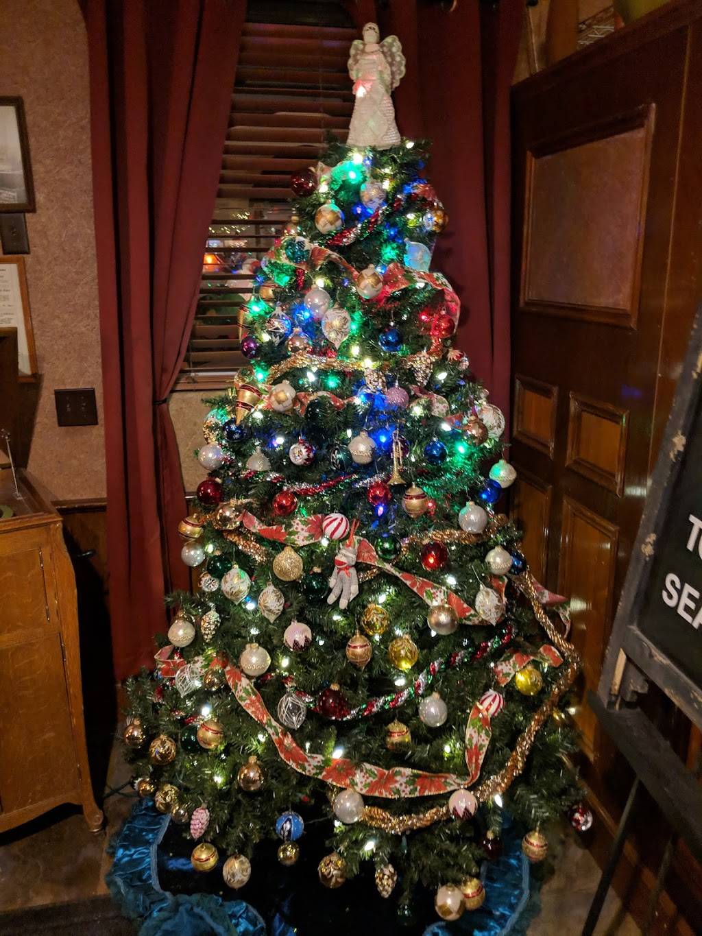 Legends Of Clatonia | restaurant | 210 Washington St W, Clatonia, NE 68328, USA | 4029894109 OR +1 402-989-4109