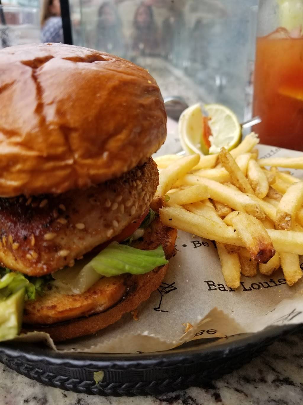 Bar Louie - The Gulch | night club | 314 11th Ave S, Nashville, TN 37203, USA | 6154571632 OR +1 615-457-1632