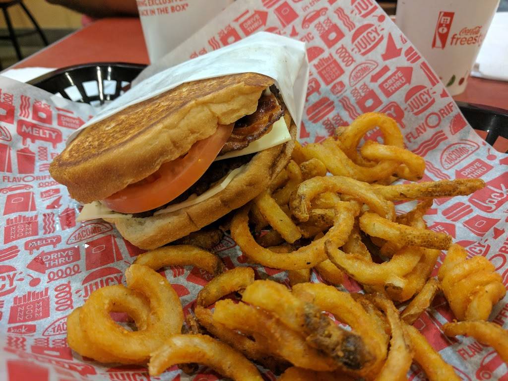 Jack in the Box | restaurant | 301 98th St NW, Albuquerque, NM 87121, USA | 5058334000 OR +1 505-833-4000