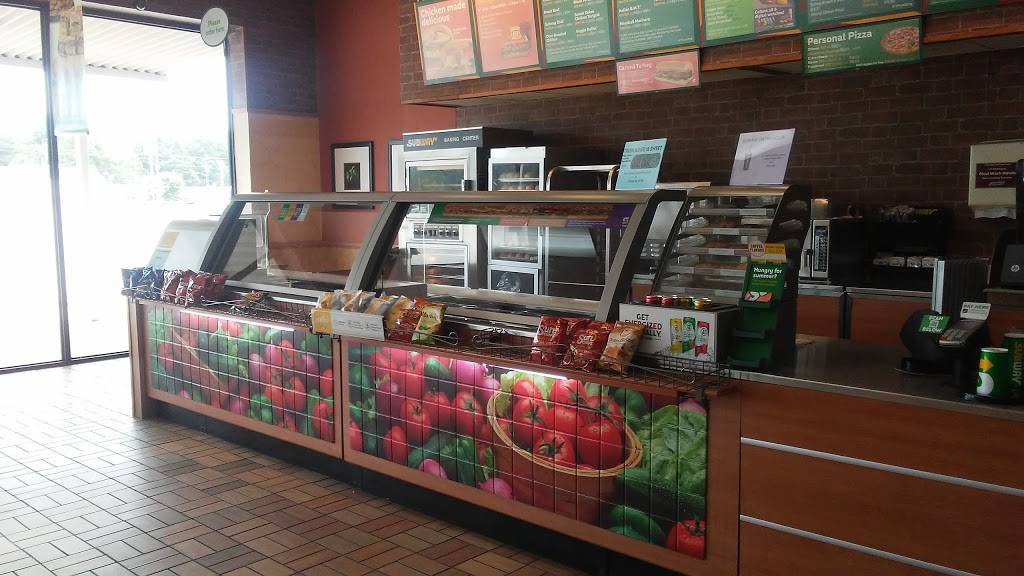 Subway Restaurants | restaurant | 40 Buena Vista Rd, Huntingdon, TN 38344, USA | 7319865025 OR +1 731-986-5025
