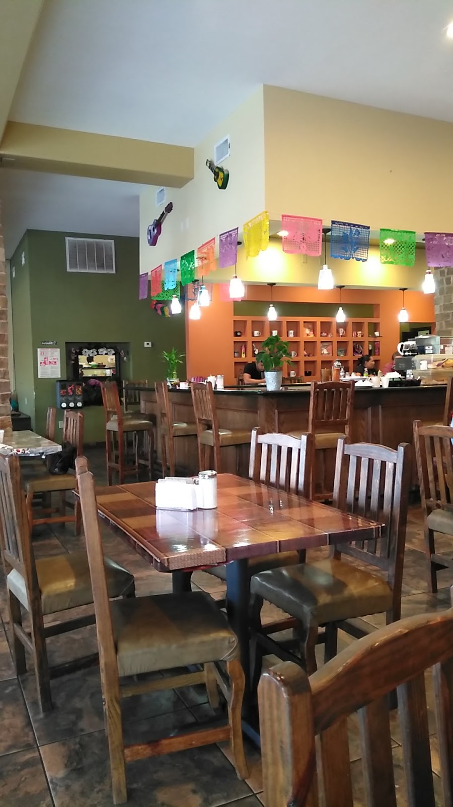 El Pedregal | restaurant | 953 E Adams St b, Brownsville, TX 78520, USA | 9566210170 OR +1 956-621-0170