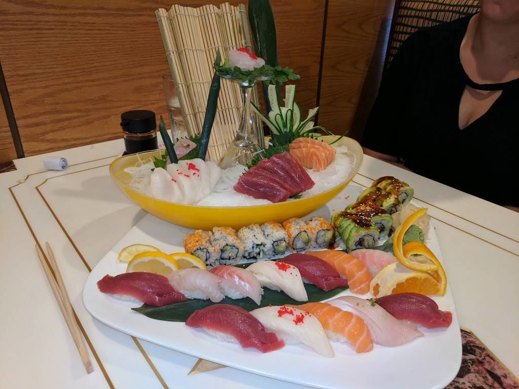 Sakura Japanese Steakhouse and Sushi Bar | restaurant | 102 Railway Ln, Hagerstown, MD 21740, USA | 3013938680 OR +1 301-393-8680