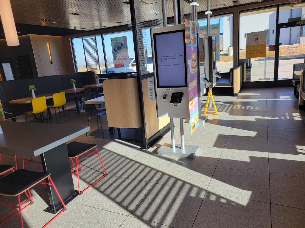 McDonalds | cafe | 22135 I-35 N, I-35, West, TX 76691, USA | 2542968269 OR +1 254-296-8269