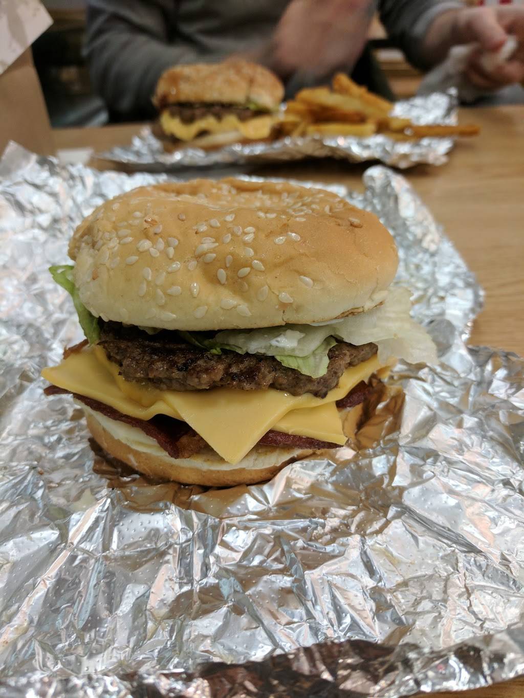 Five Guys | meal takeaway | 4025 Richmond Rd, Warrensville Heights, OH 44122, USA | 2163608888 OR +1 216-360-8888