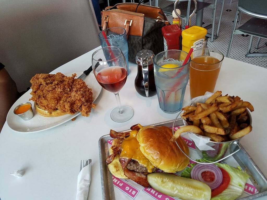 Big Pink | restaurant | 157 Collins Ave, Miami Beach, FL 33139, USA | 3055310888 OR +1 305-531-0888