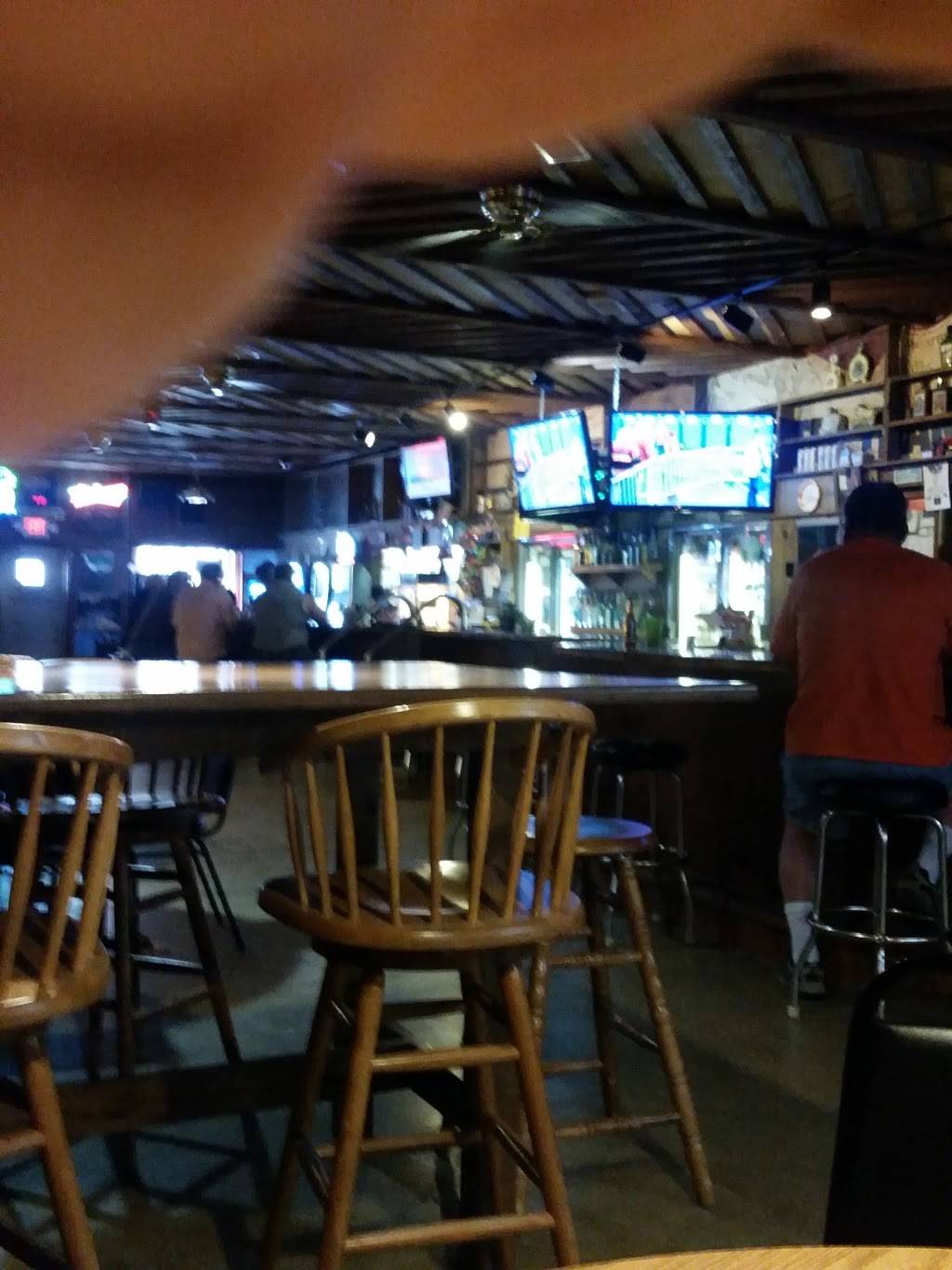 Garfields Bar & Grill | restaurant | 112 E Garfield Ave, Cissna Park, IL 60924, USA | 8154572419 OR +1 815-457-2419