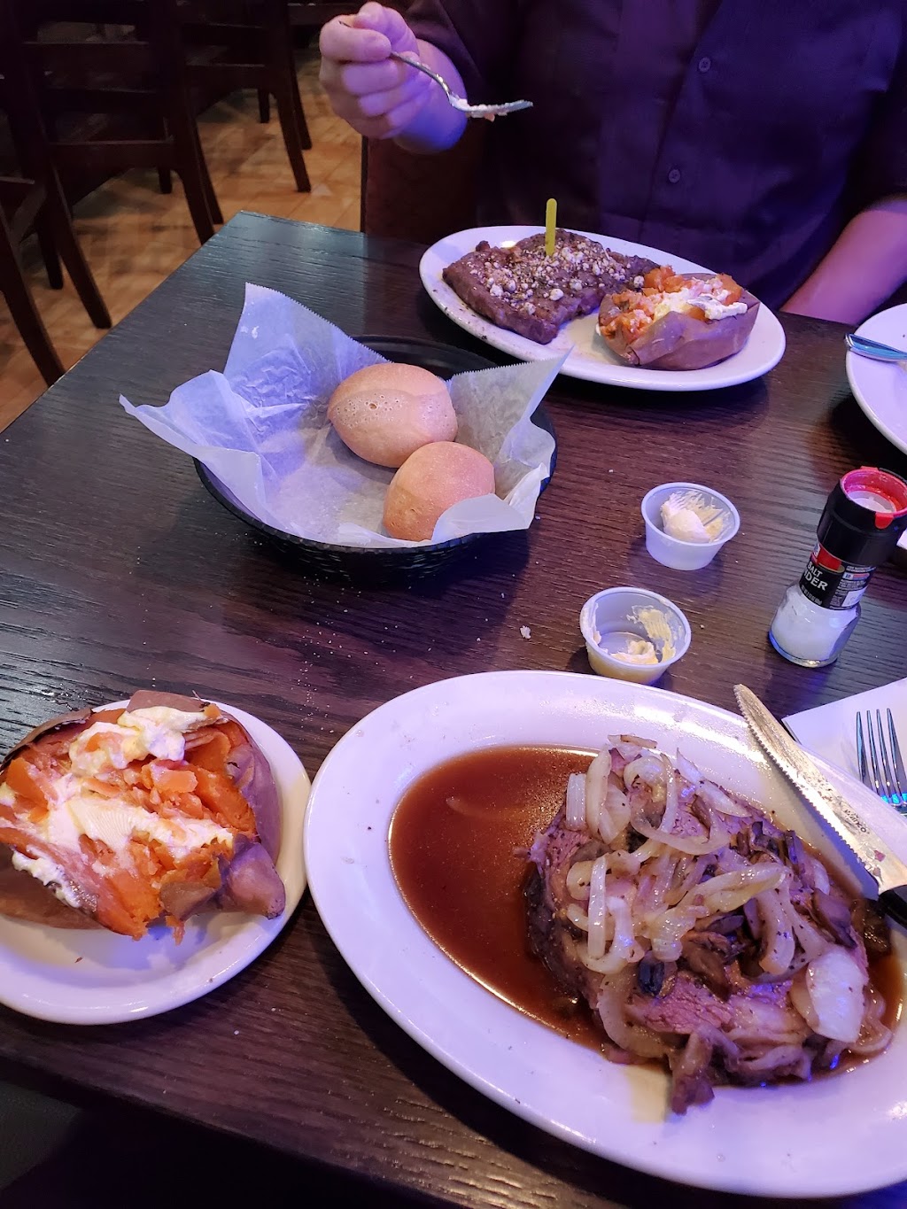 The All American Steakhouse | restaurant | 3492 W Sunset Ave, Springdale, AR 72762, USA | 4793347220 OR +1 479-334-7220