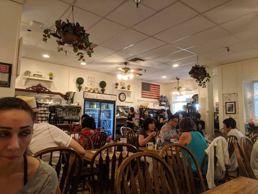 More Than Waffles | restaurant | 17200 Ventura Blvd #109, Encino, CA 91316, USA | 8187895937 OR +1 818-789-5937