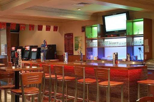 New Verdun Restaurant | restaurant | 5001 Rue de Verdun, Verdun, QC H4G 1N5, Canada | 5147662375 OR +1 514-766-2375