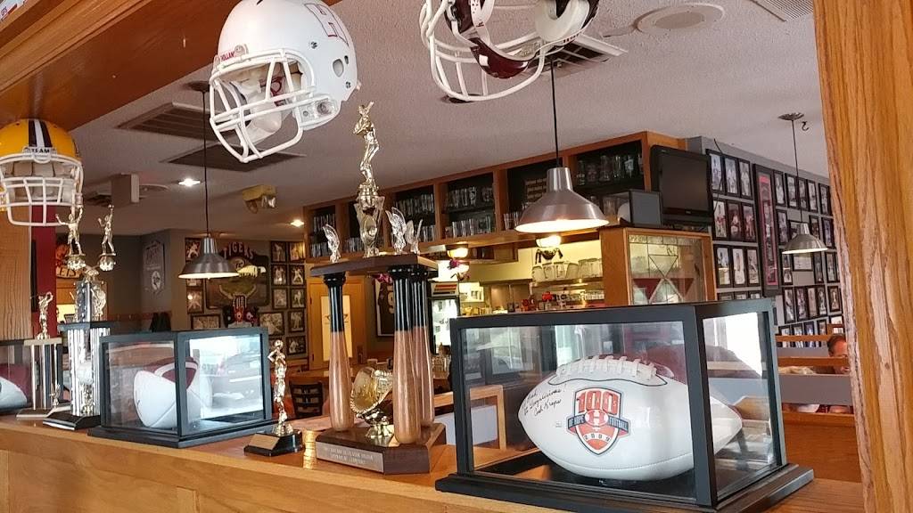 Googs Pub & Grub | restaurant | 667 Hastings Ave, Holland, MI 49423, USA | 6165463422 OR +1 616-546-3422