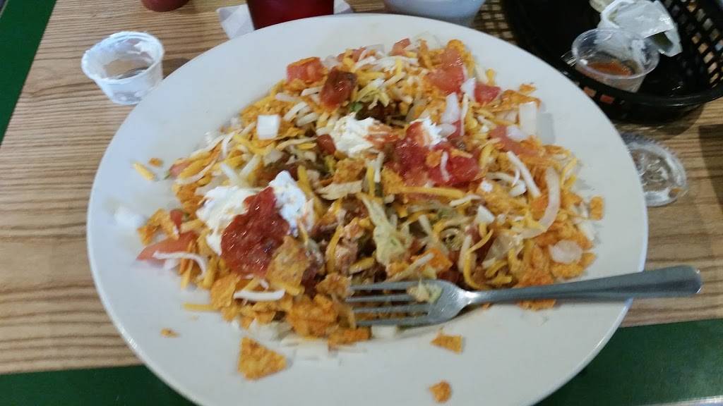 Hillcrest Bar & Grill | restaurant | 29200 E Chicago Rd, Sturgis, MI 49091, USA | 2696593756 OR +1 269-659-3756