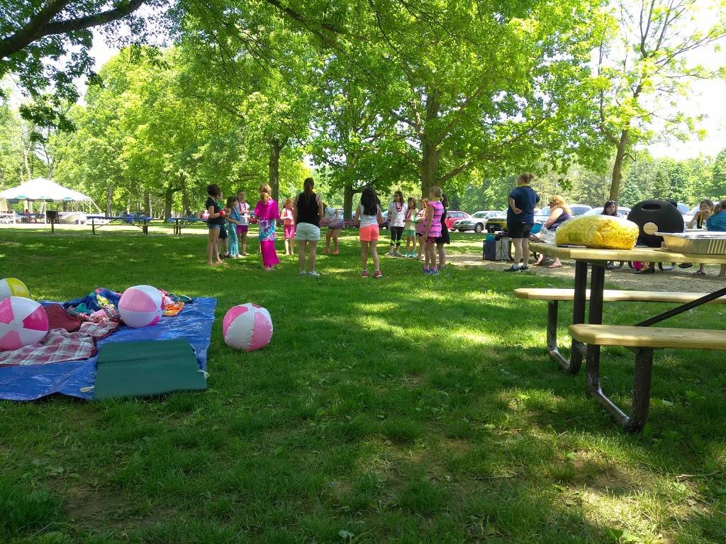 Quarry Rock Cafe | restaurant | Wallace Lake Dr, Berea, OH 44017, USA | 4408261682 OR +1 440-826-1682