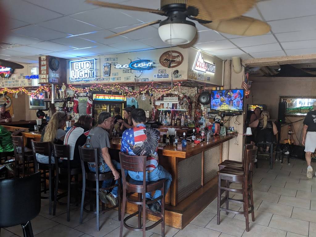 Gators Crossroad | restaurant | 19830 Tamiami Trail E, Naples, FL 34114, USA | 2393940288 OR +1 239-394-0288