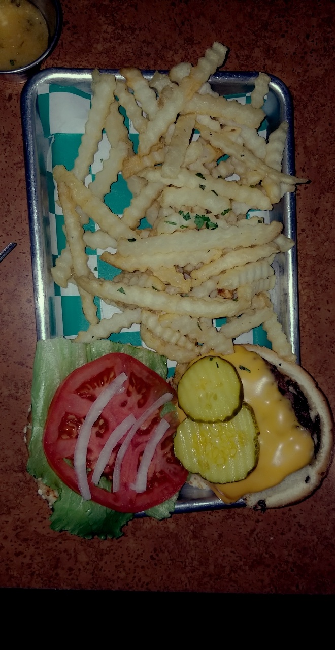 The Sandtrap Grill & Tap | restaurant | 31 Forest Ave, Riverside, IL 60546, USA | 6306720201 OR +1 630-672-0201