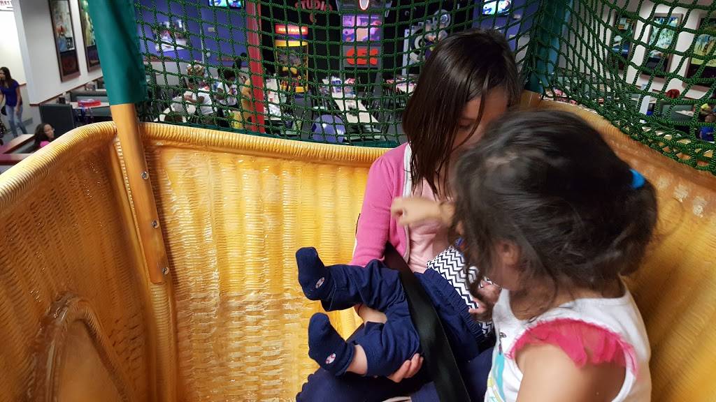 Chuck E. Cheeses | restaurant | 2032 Catawba Valley Blvd SE, Hickory, NC 28602, USA | 8283283694 OR +1 828-328-3694