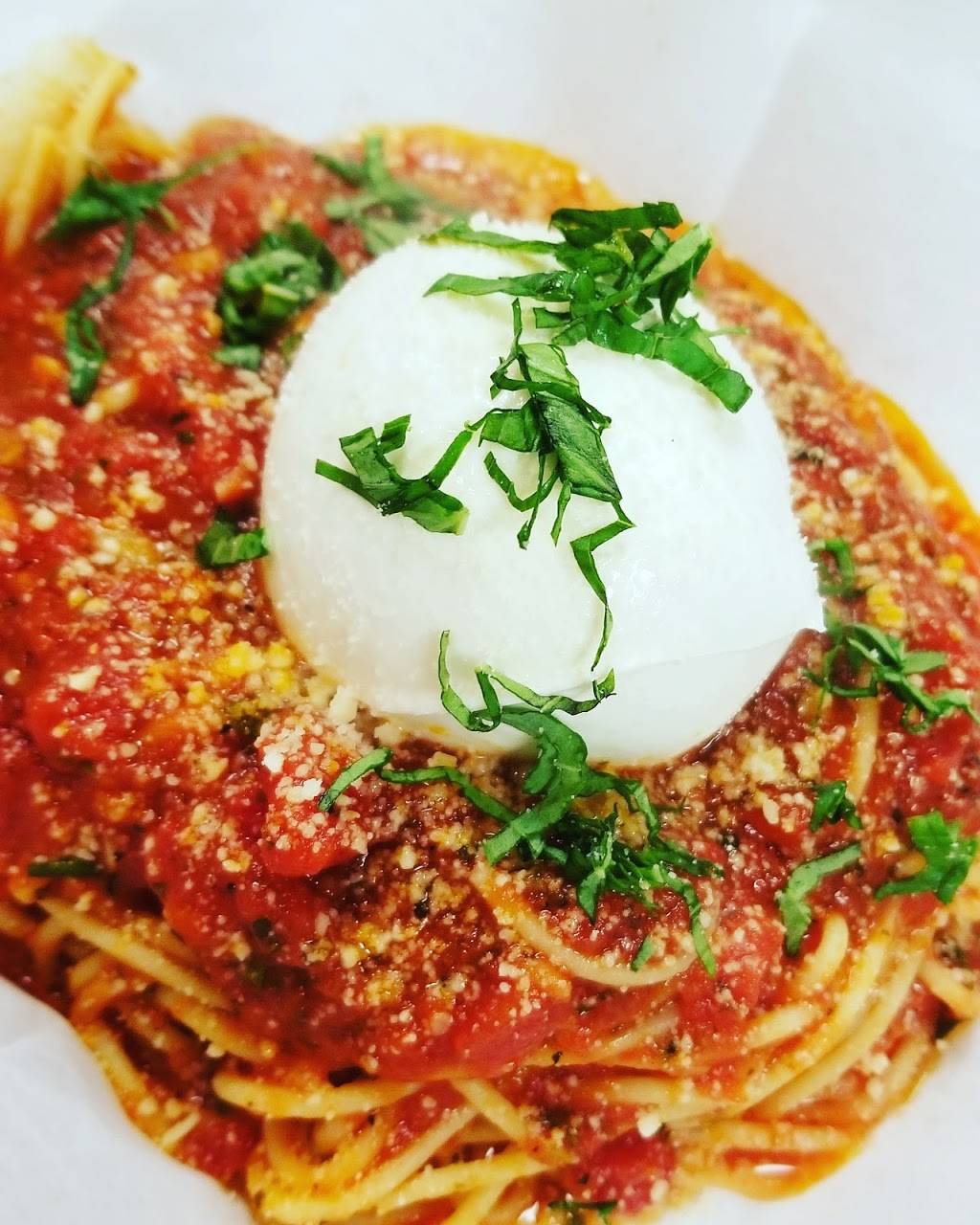 Charlies Bar & Grille | restaurant | 3519 Plainfield Ave NE, Grand Rapids, MI 49525, USA | 6163640567 OR +1 616-364-0567