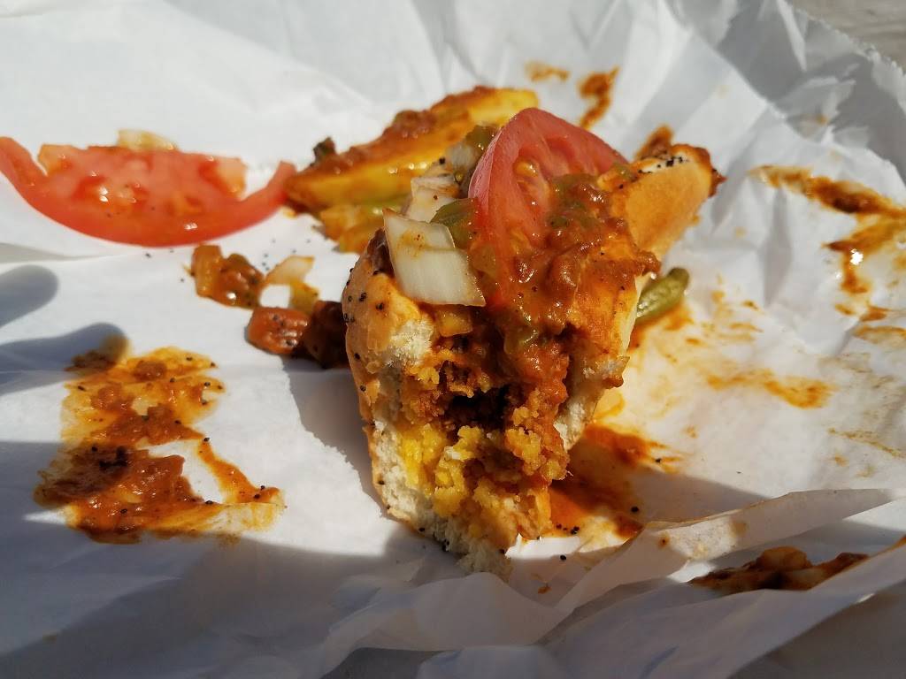 Fat Johnnies Famous Red Hots | restaurant | 7242 S Western Ave, Chicago, IL 60636, USA | 7736338196 OR +1 773-633-8196