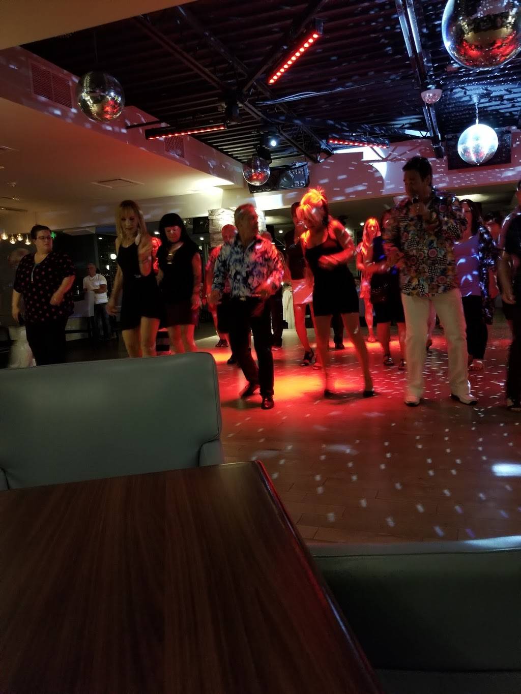 Royal Pizza - Laurentides | restaurant | 636 Chemin de Ste Anne des Lacs, Sainte-Anne-des-Lacs, QC J0R 1B0, Canada | 4506430090 OR +1 450-643-0090