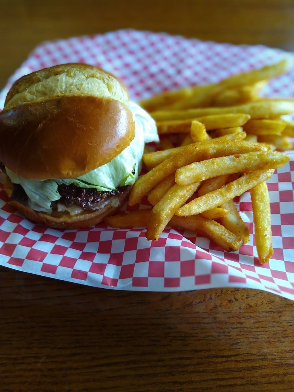 Mad Local American Eatery | restaurant | 218 N Main St, Madison, VA 22727, USA | 5409486815 OR +1 540-948-6815