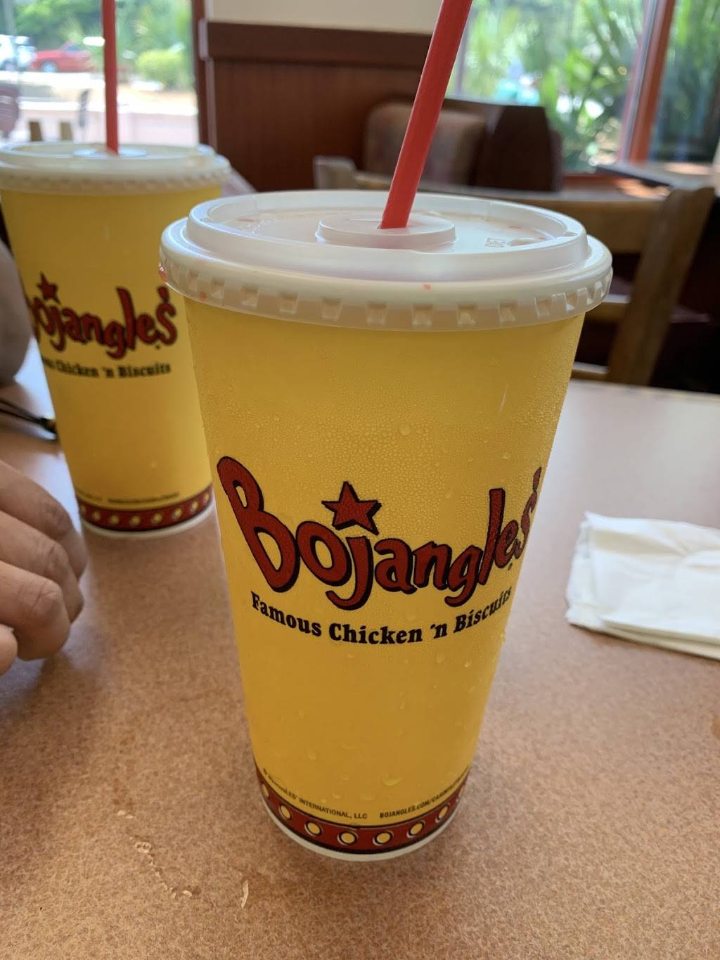 Bojangles Famous Chicken n Biscuits | restaurant | 1644 N Hwy 17, Mt Pleasant, SC 29464, USA | 8432161398 OR +1 843-216-1398