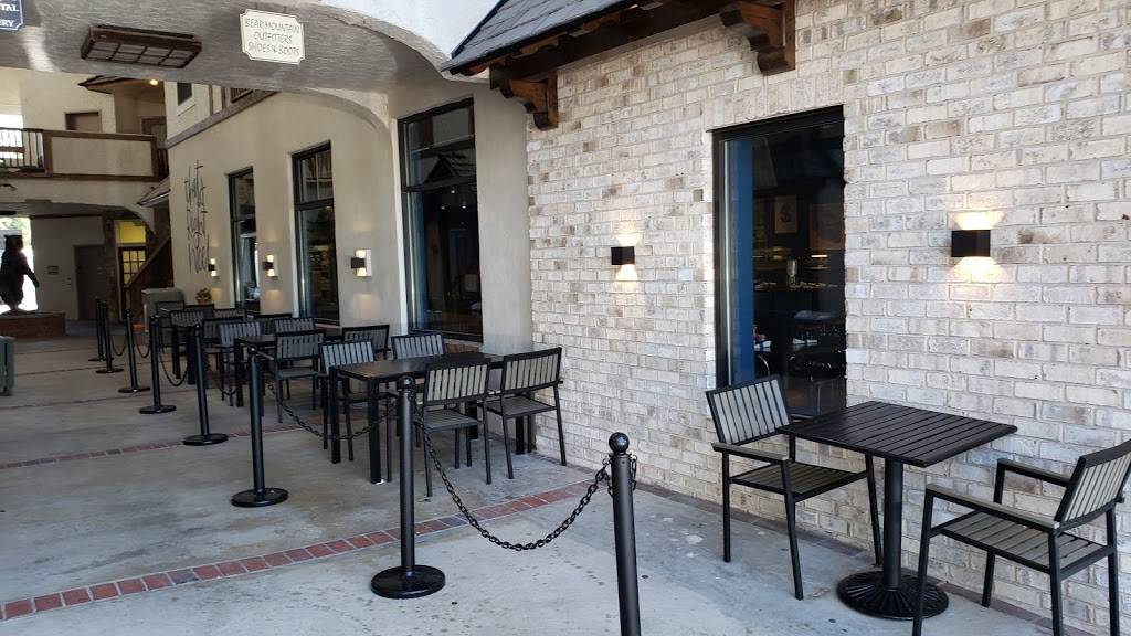 Tugs Proper | restaurant | 310 Main St, Highlands, NC 28741, USA | 8285263555 OR +1 828-526-3555