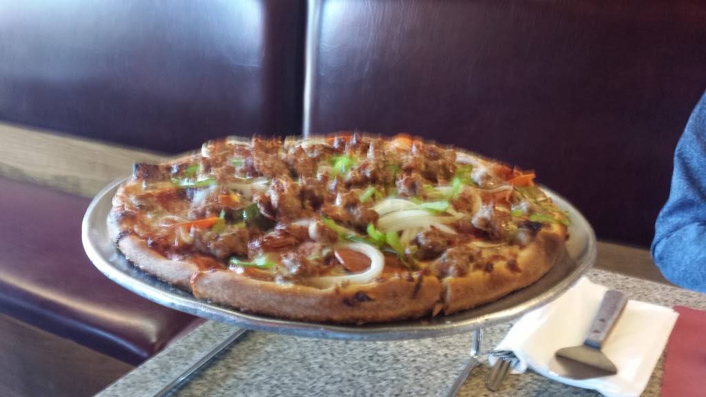 Salernos Apizza | restaurant | 1398 Barnum Ave, Stratford, CT 06614, USA | 2033772436 OR +1 203-377-2436