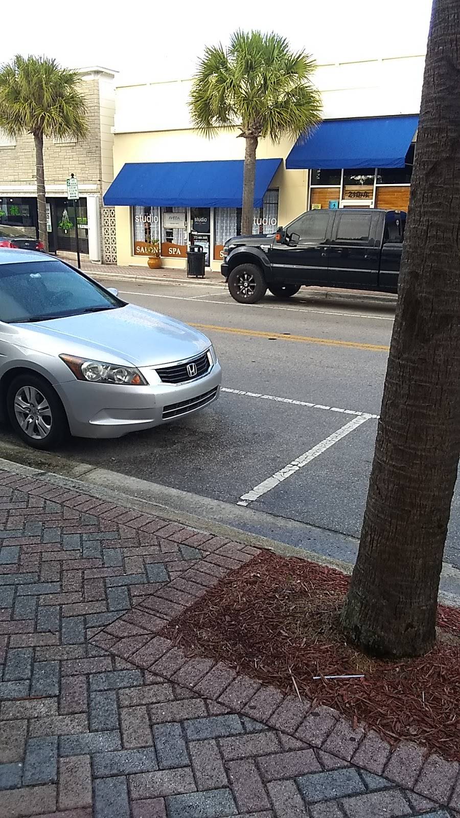 Alabon Bakery | restaurant | 1409 Delaware Ave, Fort Pierce, FL 34950, USA | 7728824983 OR +1 772-882-4983