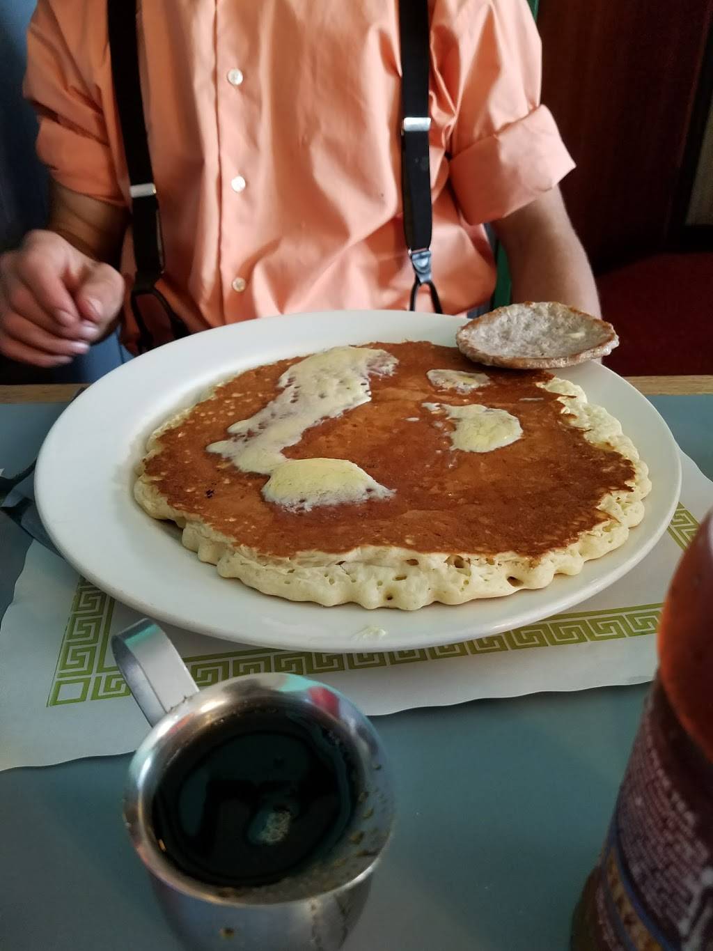 Donges Drive-In and Motel | restaurant | 100 Center St, Meyersdale, PA 15552, USA | 8146345710 OR +1 814-634-5710