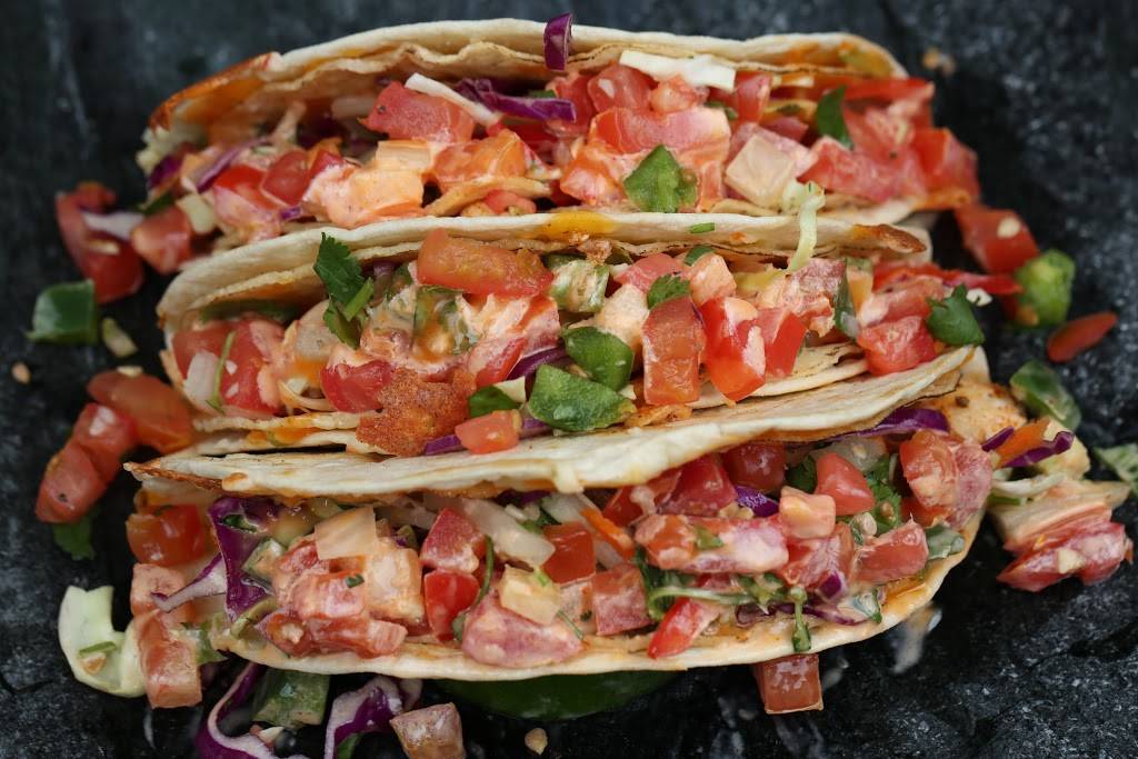 Twisted Fresh | restaurant | 6131 NW 63rd Terrace, Kansas City, MO 64151, USA | 8165692307 OR +1 816-569-2307