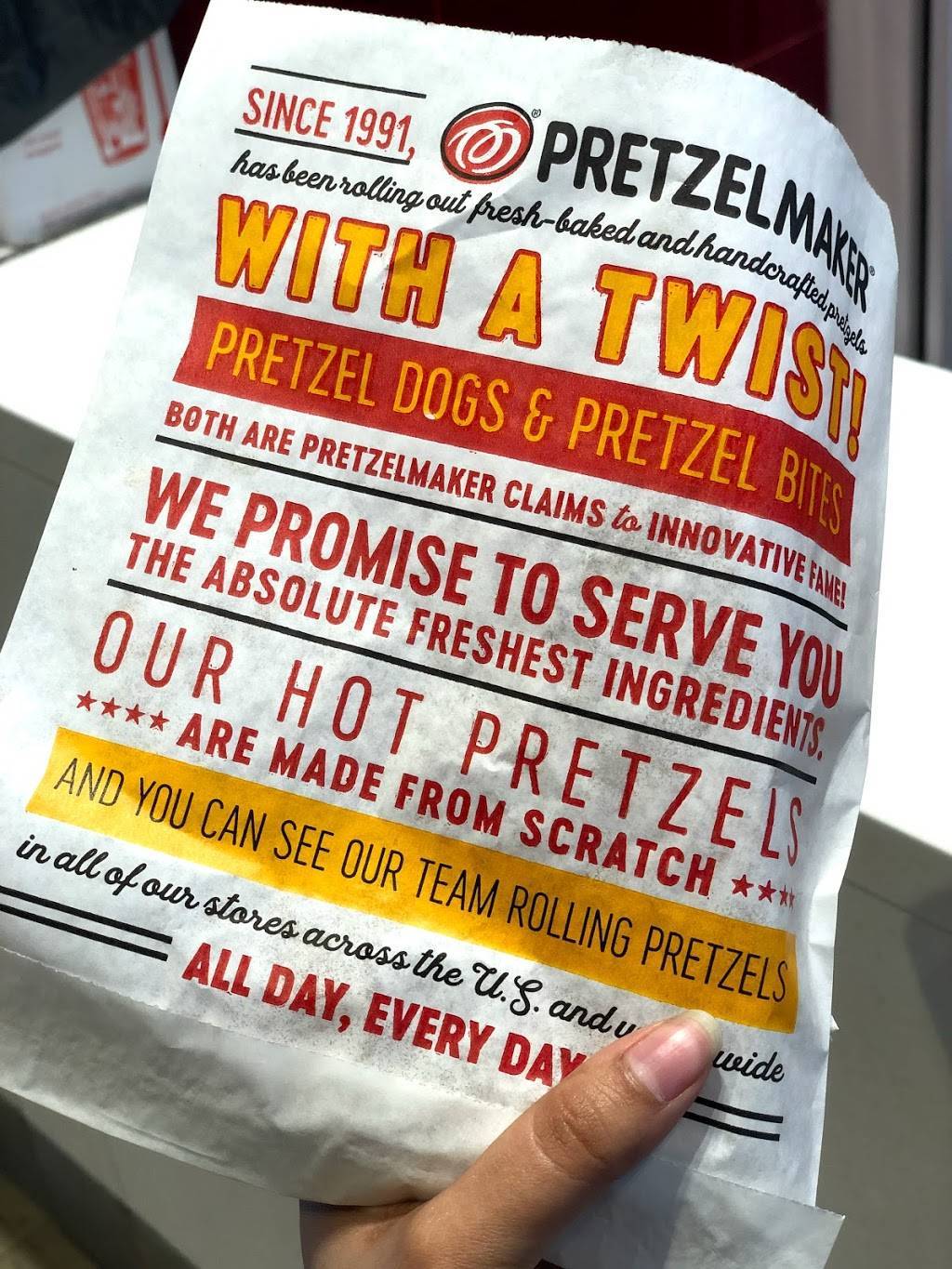 Pretzelmaker | restaurant | 5100 Erin Mills Pkwy, Mississauga, ON L4M 5Z2, Canada | 9058202077 OR +1 905-820-2077