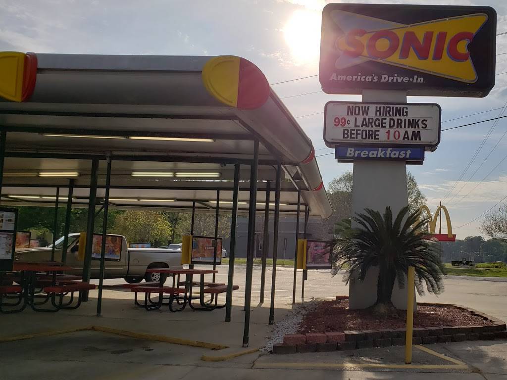 Sonic Drive-In | restaurant | 6885 US-61, St Francisville, LA 70775, USA | 2256354898 OR +1 225-635-4898
