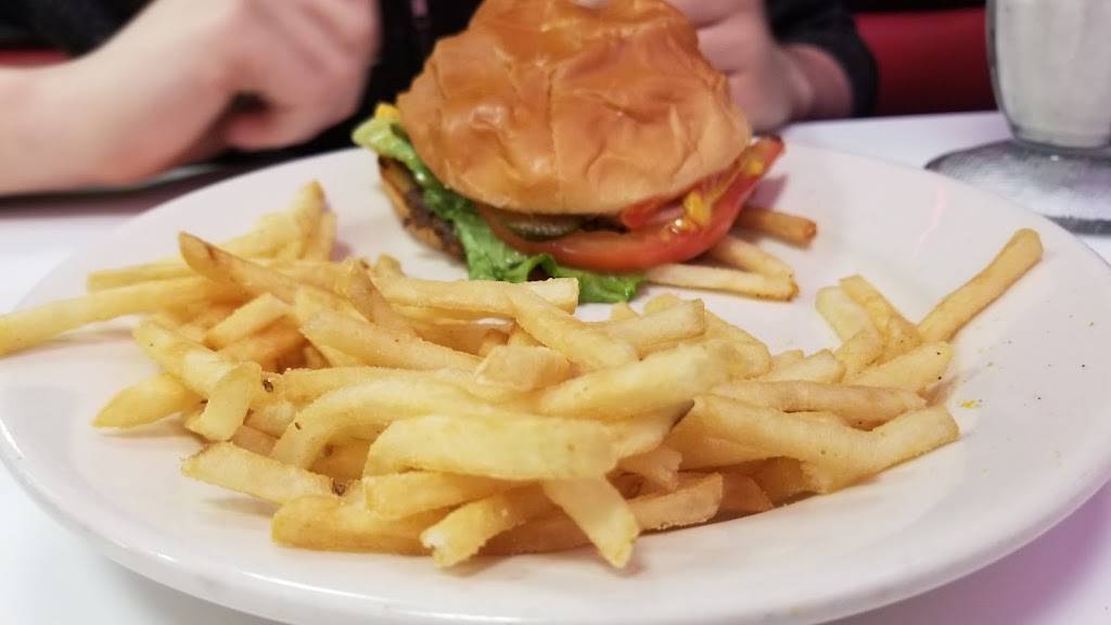 Steak n Shake | restaurant | 1520 Ogden Ave, Downers Grove, IL 60515, USA | 6309631175 OR +1 630-963-1175