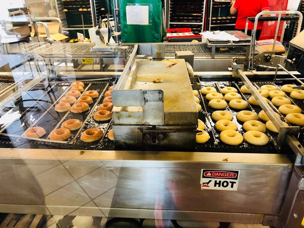 Krispy Kreme | bakery | 2700 E Beltline Ave SE, Grand Rapids, MI 49546, USA | 6164641630 OR +1 616-464-1630