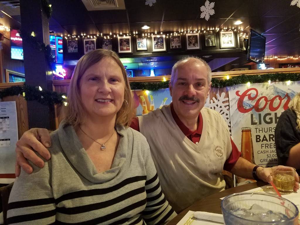 Bridges Scoreboard Restaurant | restaurant | 121 N Griffith Blvd, Griffith, IN 46319, USA | 2199242206 OR +1 219-924-2206