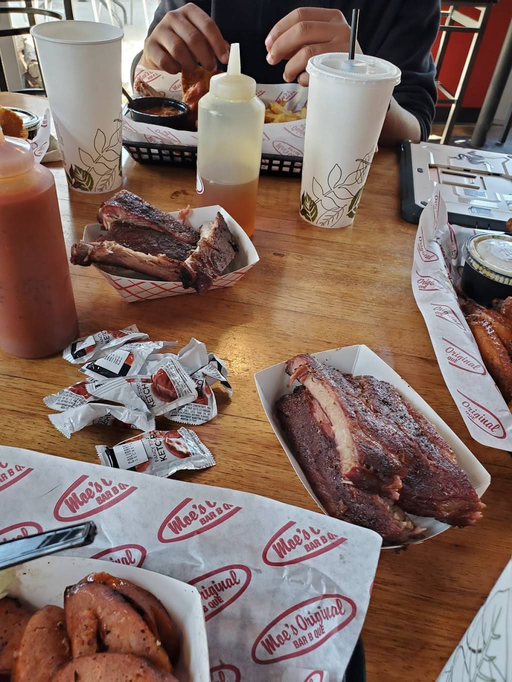 Moes Original BBQ - Lakewood | restaurant | 2589 S Lewis Way, Lakewood, CO 80227, USA | 3039847427 OR +1 303-984-7427