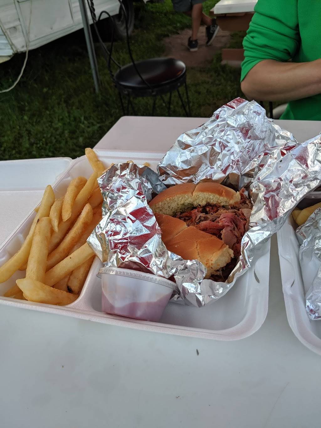 Little Pigs Bar-B-Que | restaurant | 5053 US-45, Watersmeet, MI 49969, USA | 9063660242 OR +1 906-366-0242