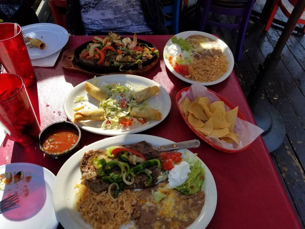 Rosalva’s Skyforest | restaurant | 28575 CA-18, Skyforest, CA 92385, USA | 9093377733 OR +1 909-337-7733