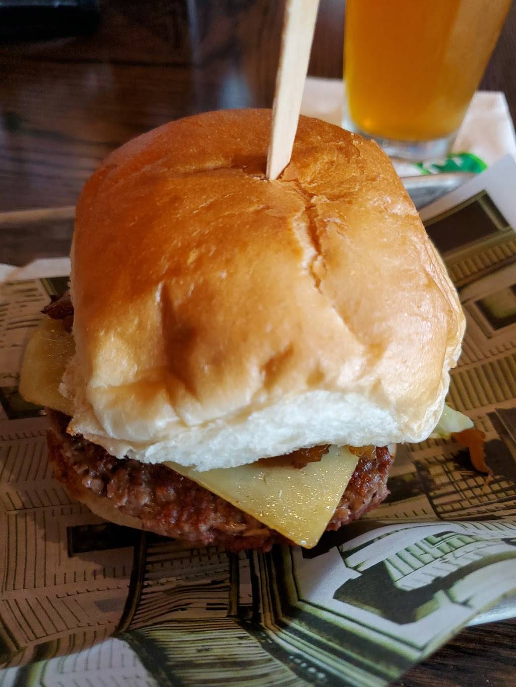 Wahlburgers | restaurant | Mall of America, 234 North Garden, Bloomington, MN 55425, USA | 9528541655 OR +1 952-854-1655