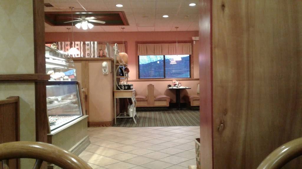 Perkins Restaurant & Bakery | restaurant | 24584 Garrett Hwy, McHenry, MD 21541, USA | 3013875800 OR +1 301-387-5800